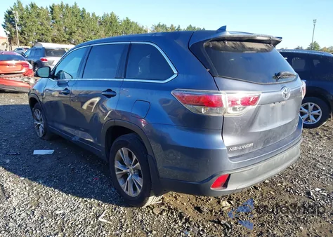 2015 Toyota Highlander Le Plus V6 z USA, uszkodzony, nr VIN 5TDZKRFHXFS096891
